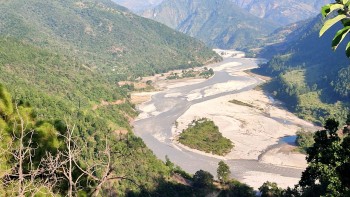 बैतडीको ढुङ्गाडः सेतीले घेरेको गाँउ, भागेर जाने समेत छैन ठाउँ